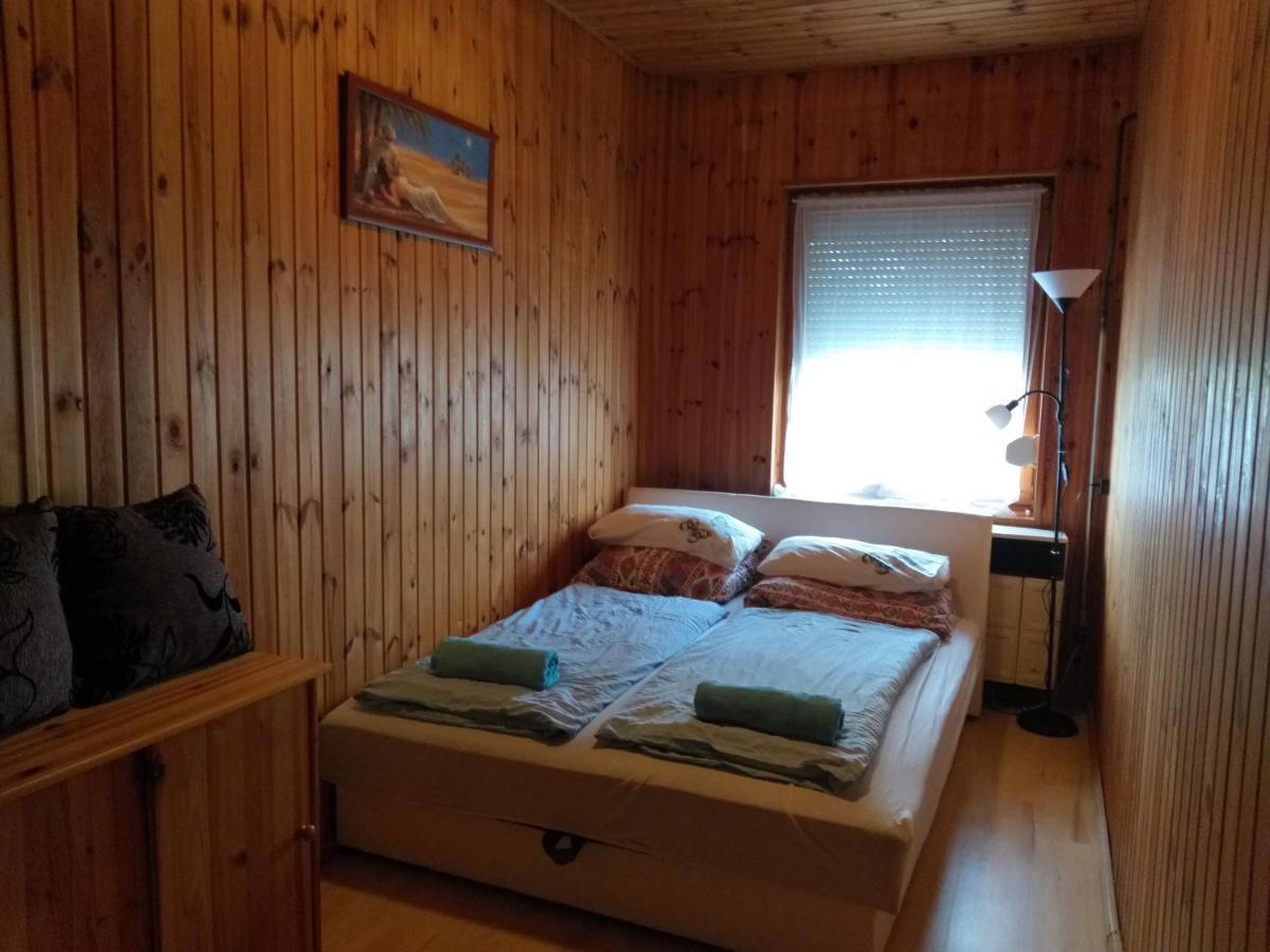 PoroszlóTavasz Nyaralo别墅 外观 照片